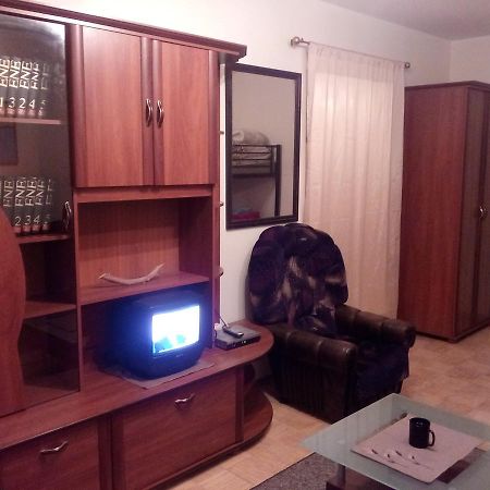 Economy Baltics Apartments - Keldrimaee 塔林 外观 照片
